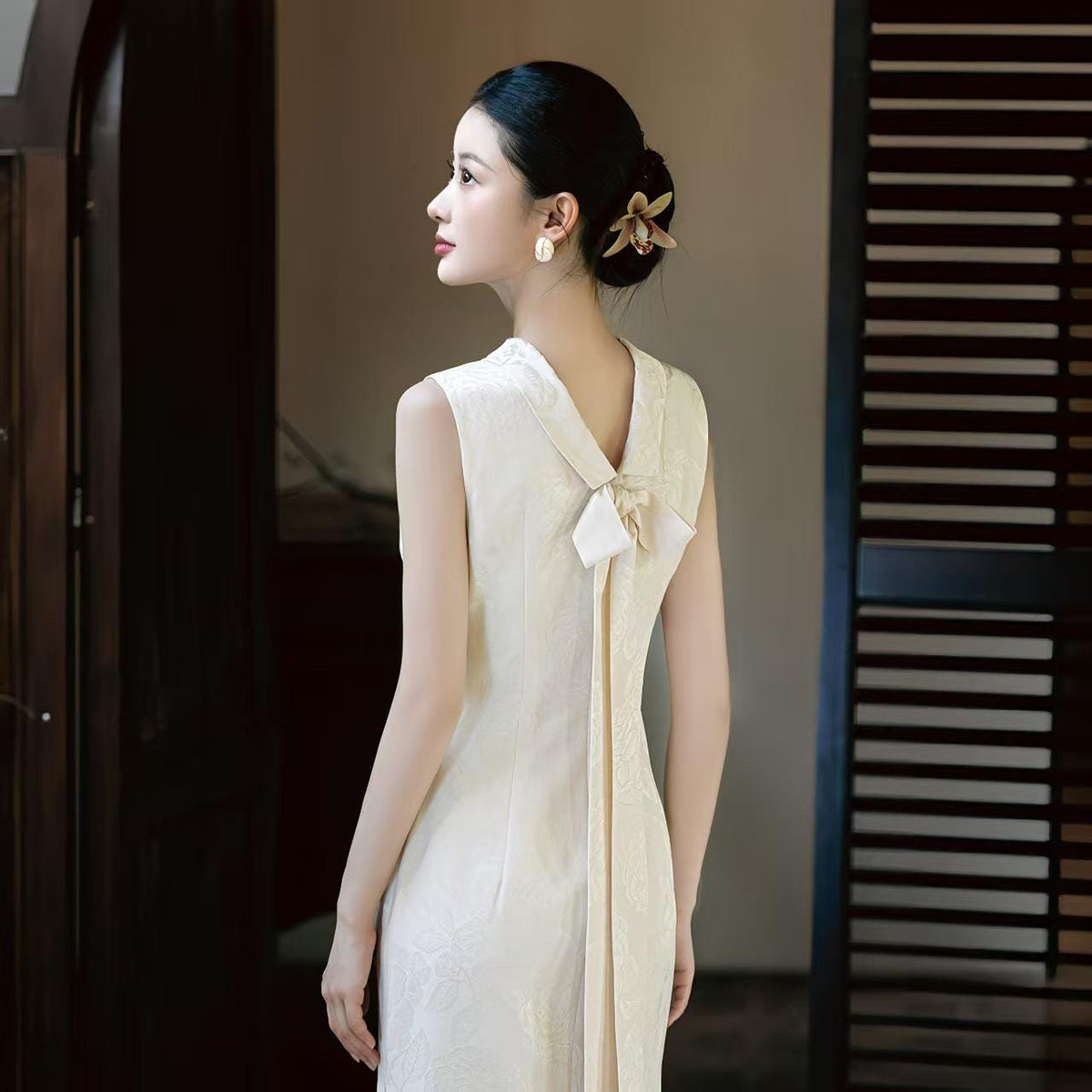 Women's White Elegant Qipao Cheongsam Dress – Fitted – additional product view
