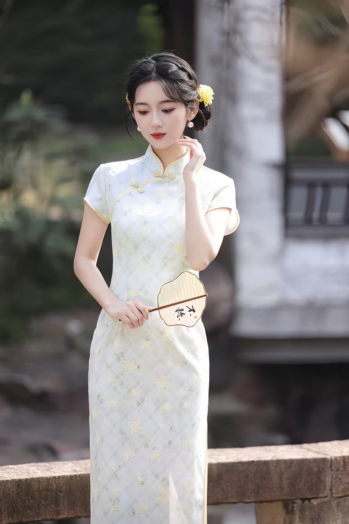 Women's Vintage Qipao Cheongsam Dress – Beige Linen Fitted