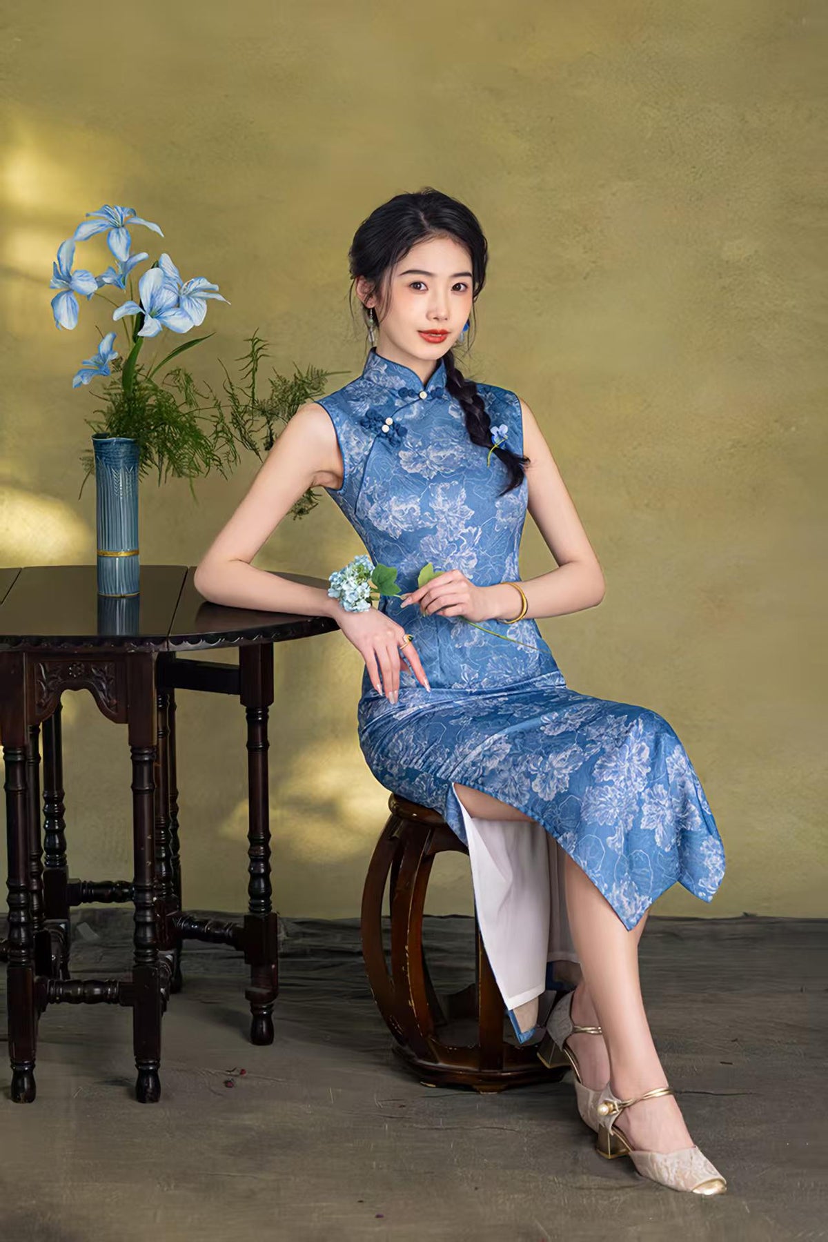 Women's Blue Floral Qipao Cheongsam Dress – Sleeveless Fitted – additional product view