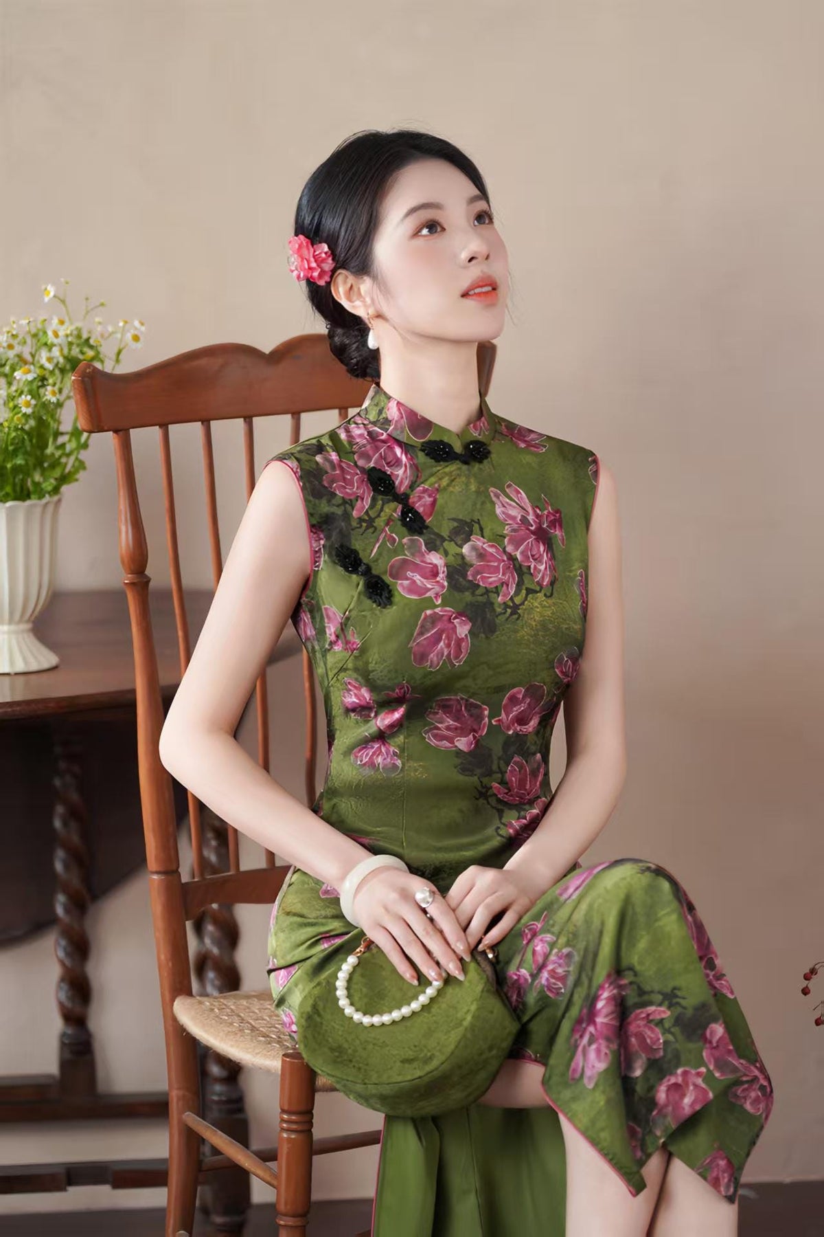 Women's Green Floral Satin Qipao Cheongsam Dress – Sleeveless Fitted – additional product view