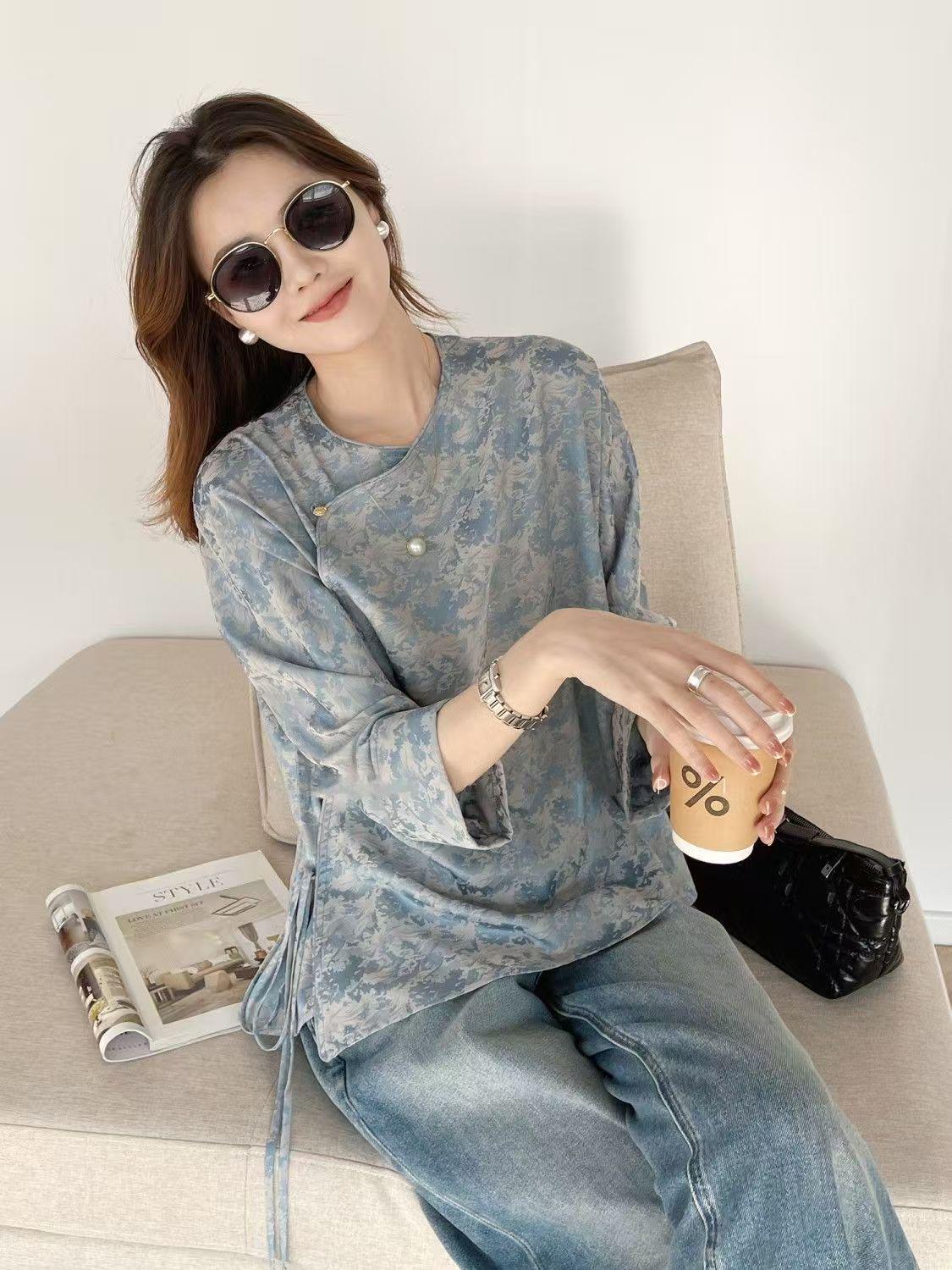 Women's Blue Jacquard Chinese Style Blouse – additional product view