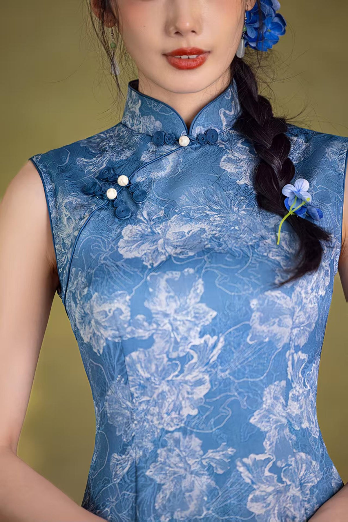 Women's Blue Floral Qipao Cheongsam Dress – Sleeveless Fitted – additional product view