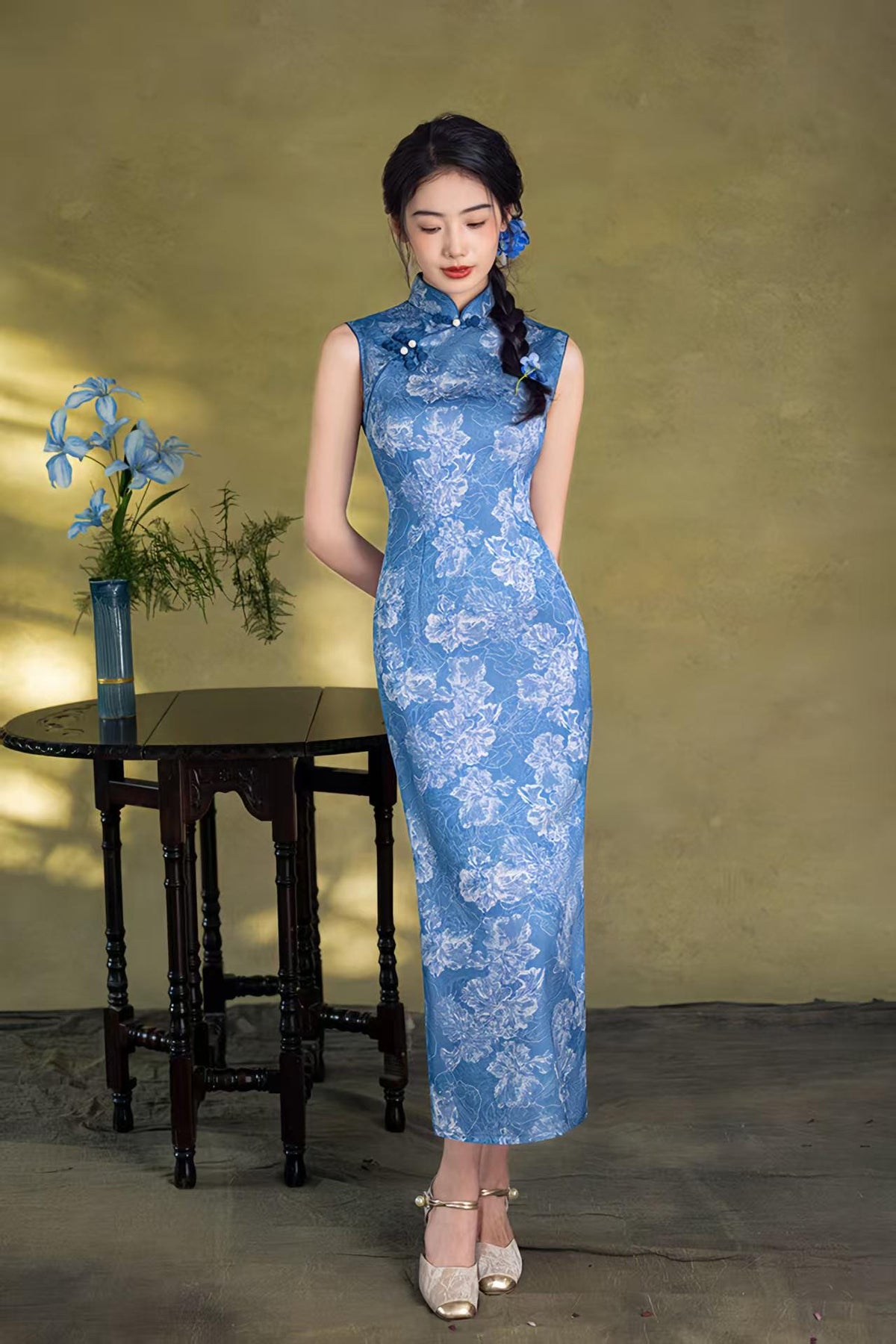 Women's Blue Floral Qipao Cheongsam Dress – Sleeveless Fitted – additional product view