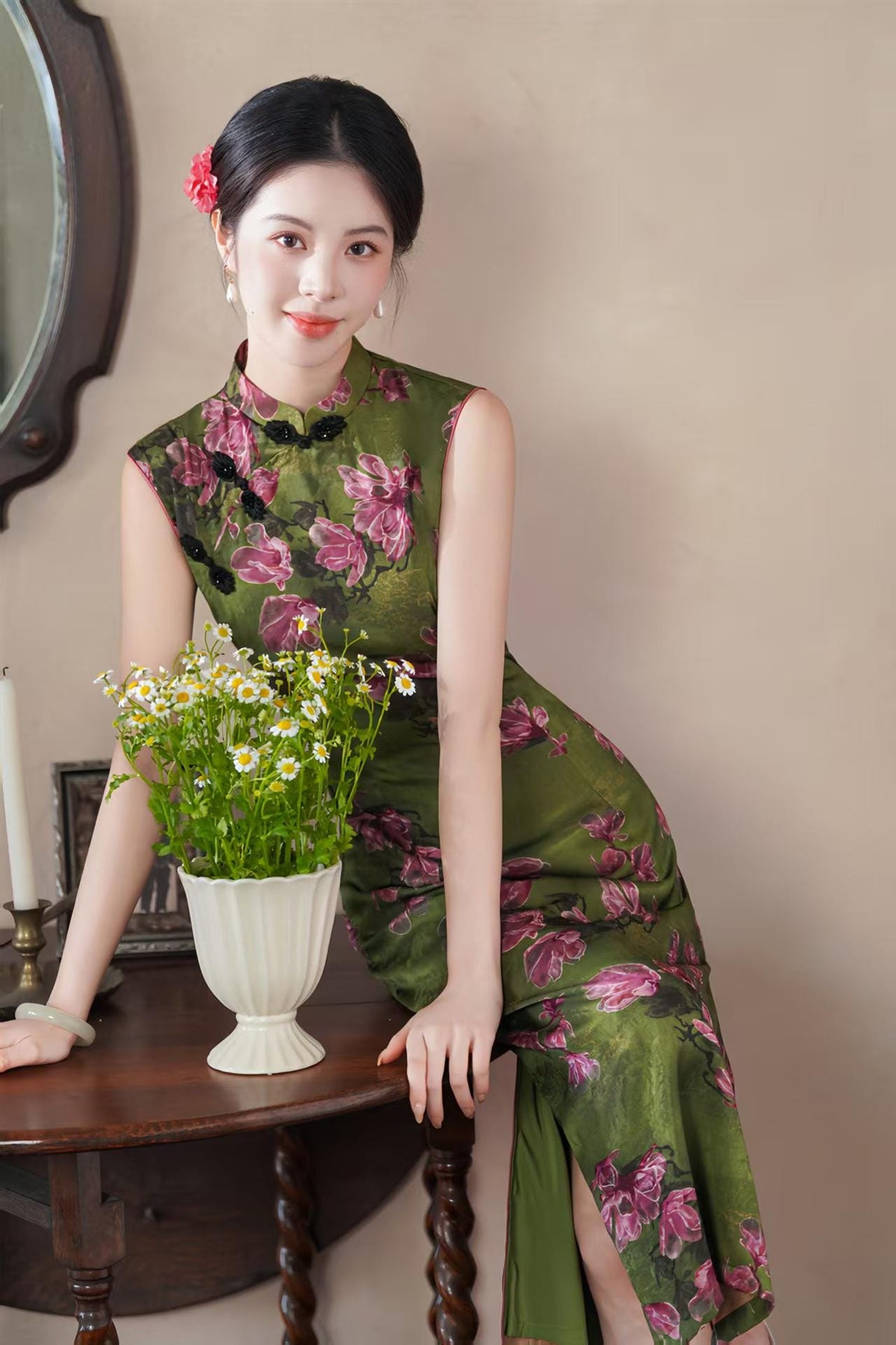 Women's Green Floral Satin Qipao Cheongsam Dress – Sleeveless Fitted