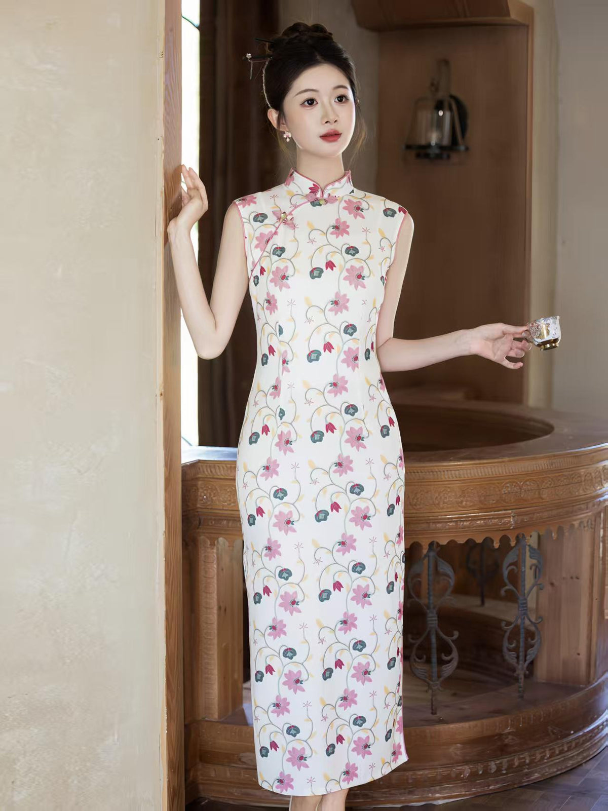 Women's White Floral Qipao Cheongsam Dress – Sleeveless Maxi – additional product view