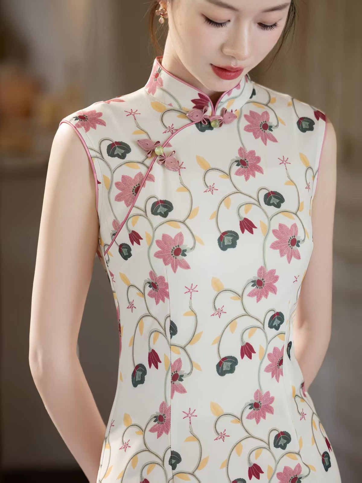 Women's White Floral Qipao Cheongsam Dress – Sleeveless Maxi – additional product view