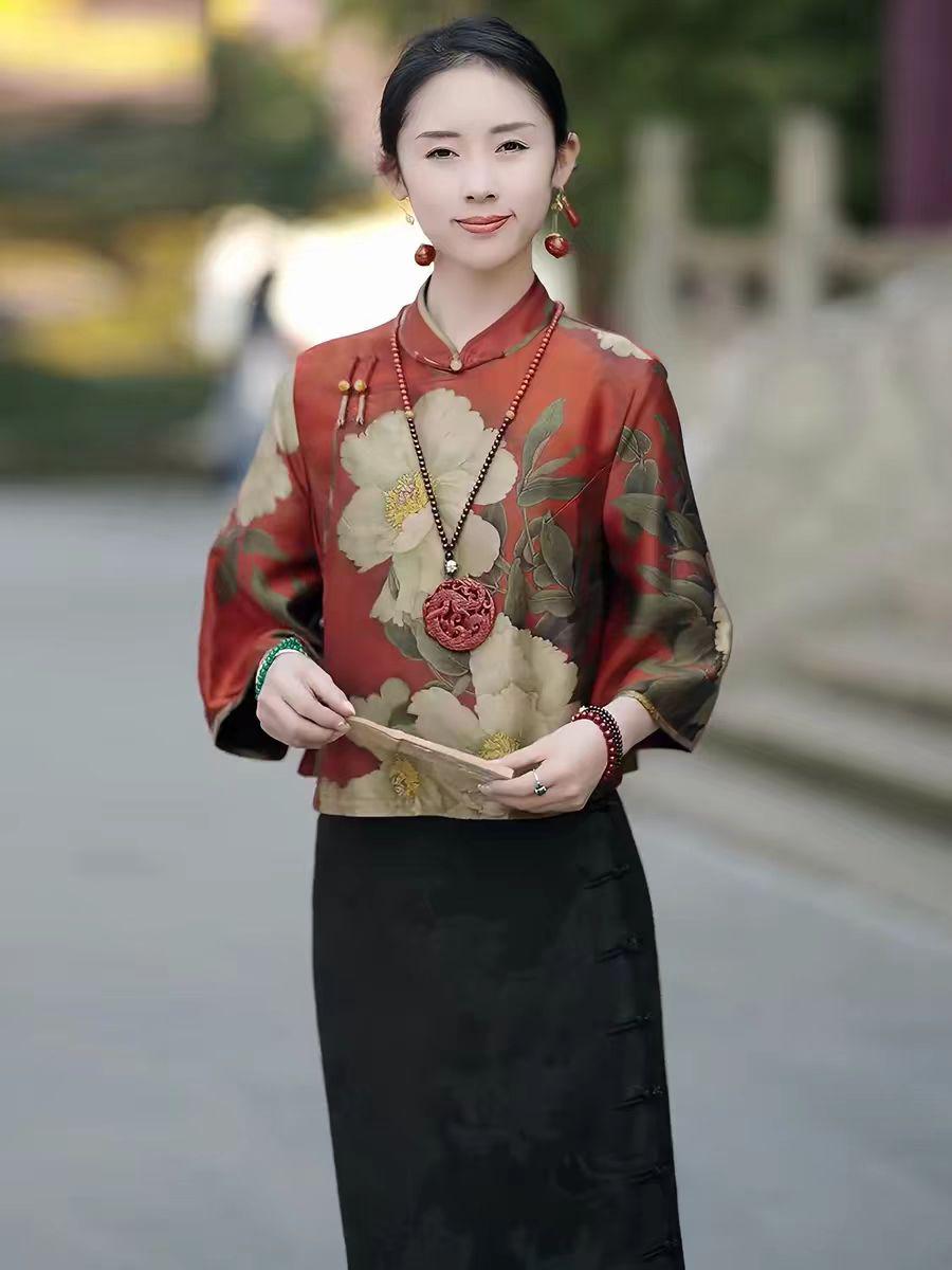 Green Xiangyun Silk Qipao Two-Piece Set – additional product view