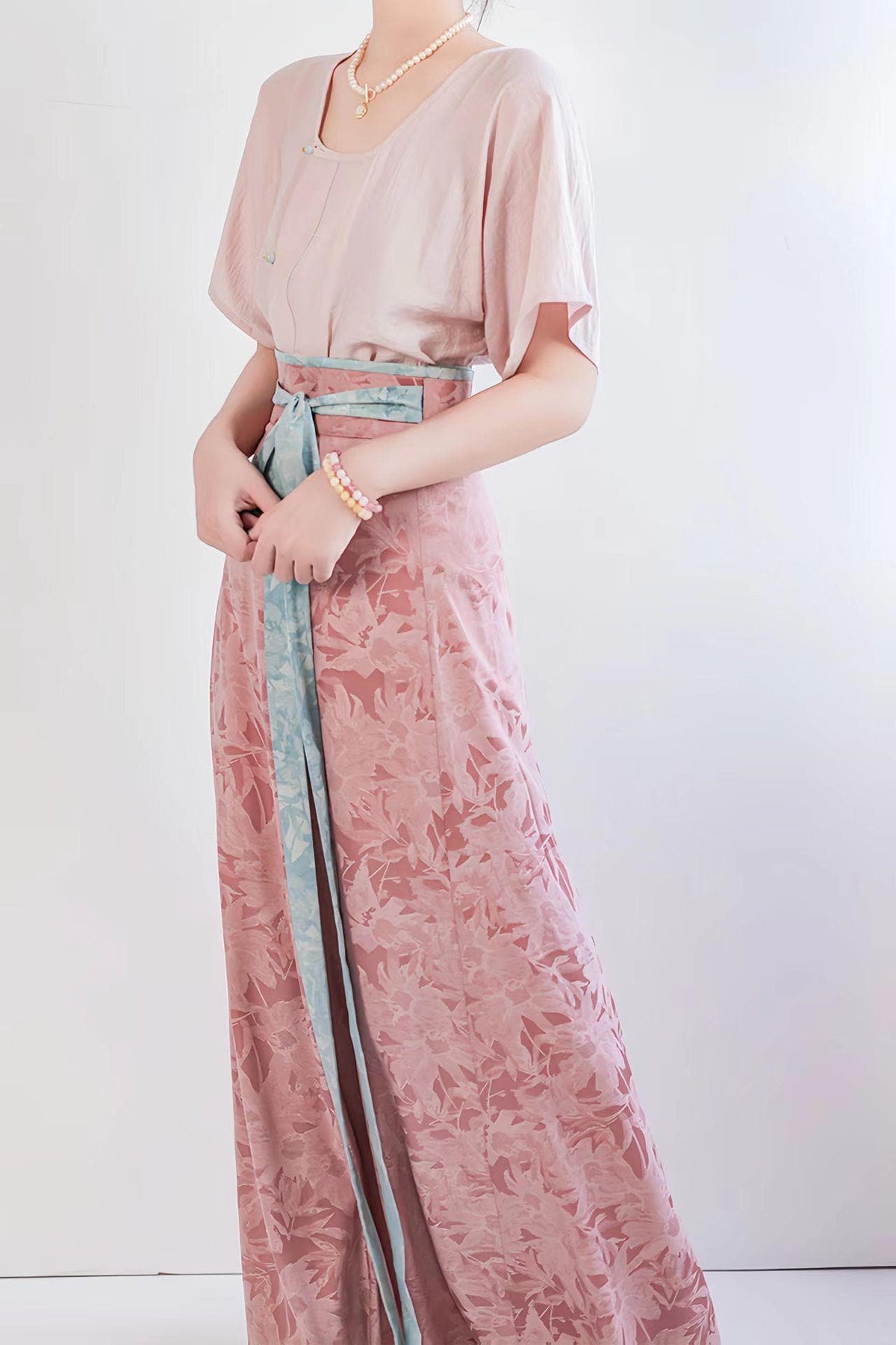 Women's Pink Elegant Modern Hanfu Set – additional product view